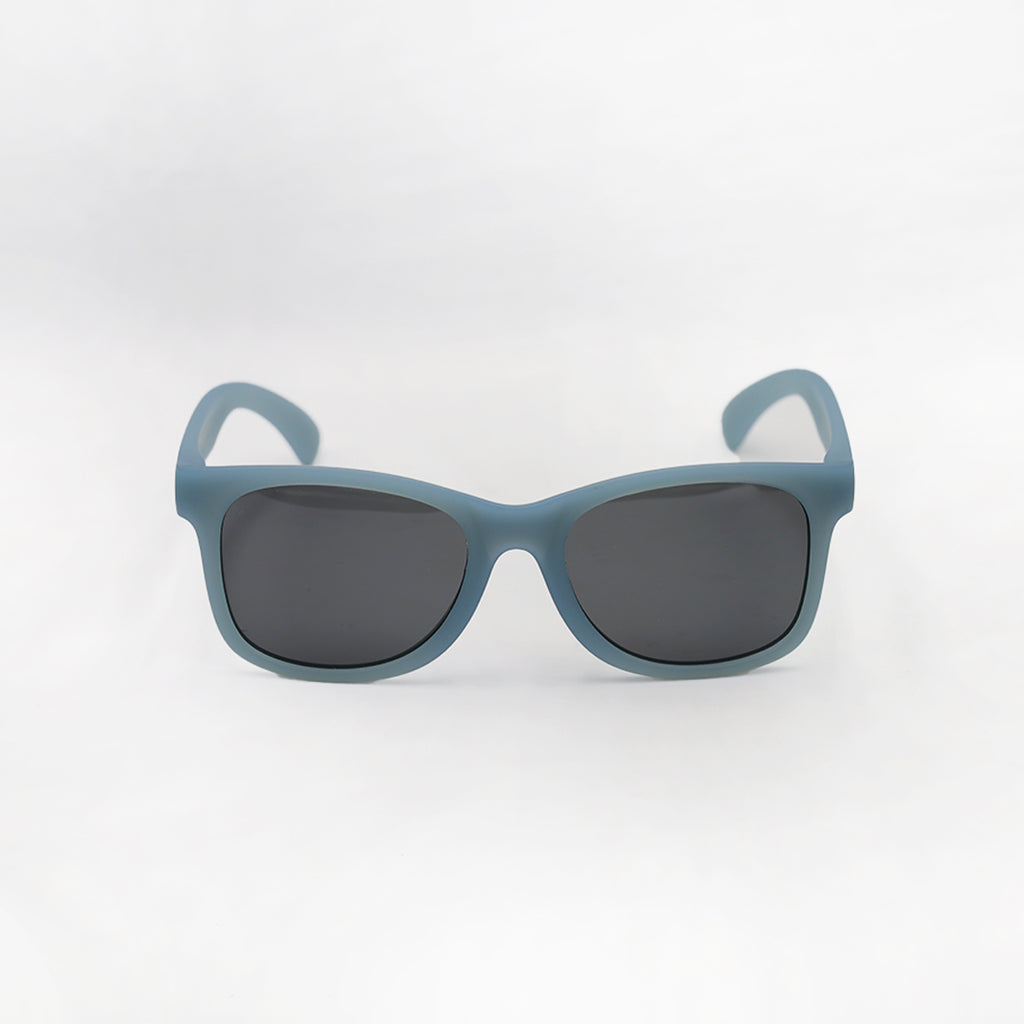 Sky - Grey turns into Dark Grey